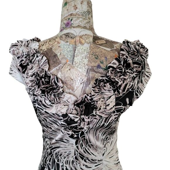 Maggie London NEW Neutral Black & White Tight Hugging Ruffled Top V Neck Dress - Picture 6 of 12